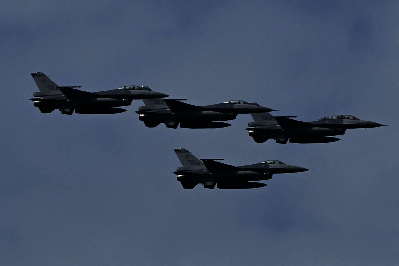 taiwan tracks 29 chinese warplanes adiz scaled