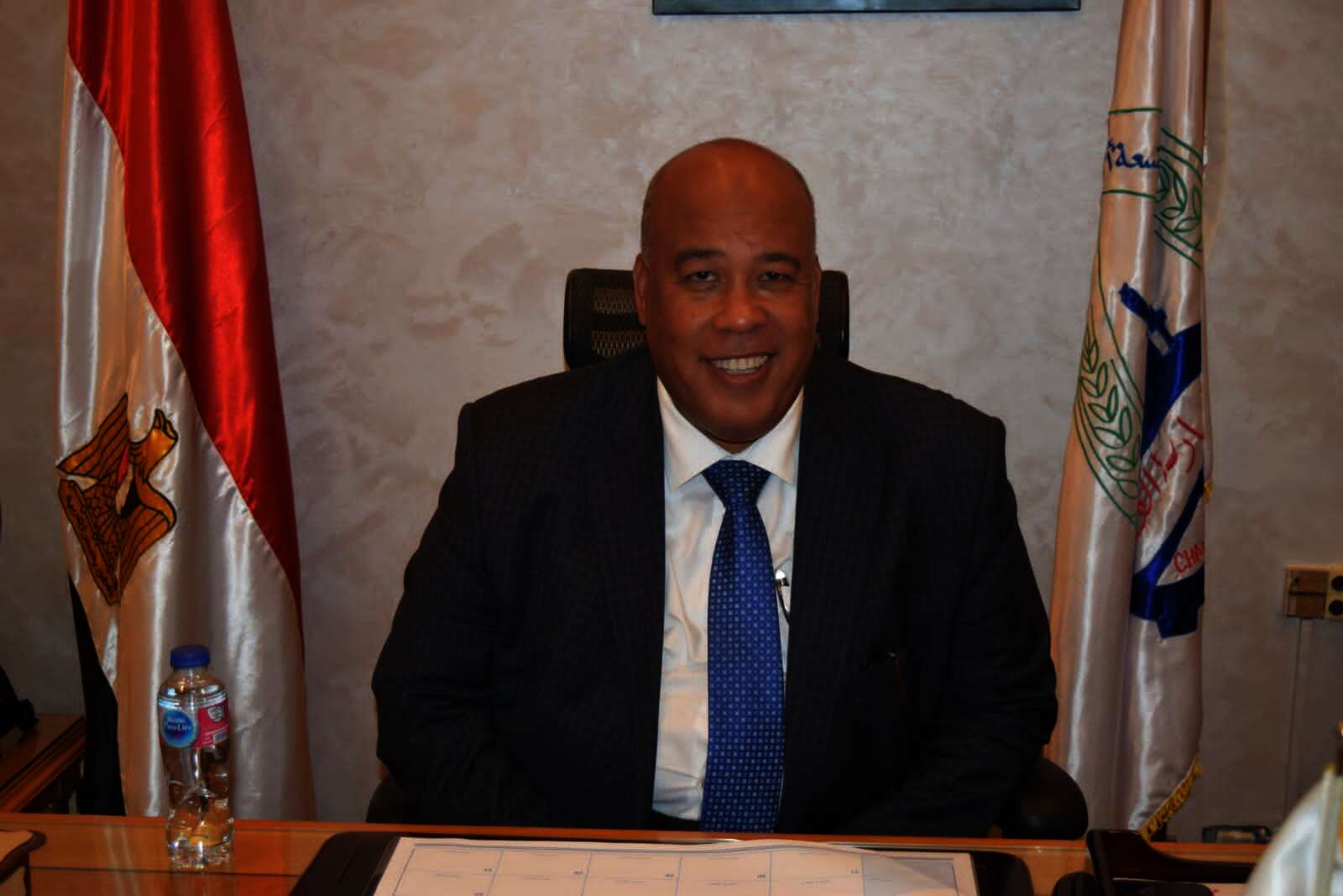 أيمن عشرى