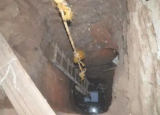 المتهمين بسرقة سيارتين