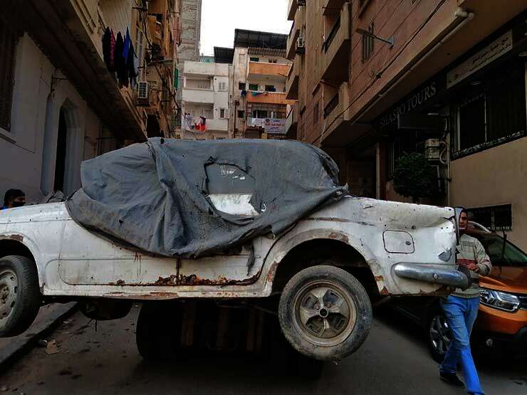 رفع 38 سيارة متروكة بالشوارع