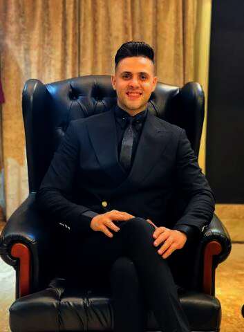مصمم الأزياء إسلام سعد