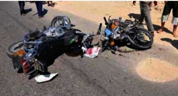 إصابة 3 شباب فى حادث تصادم