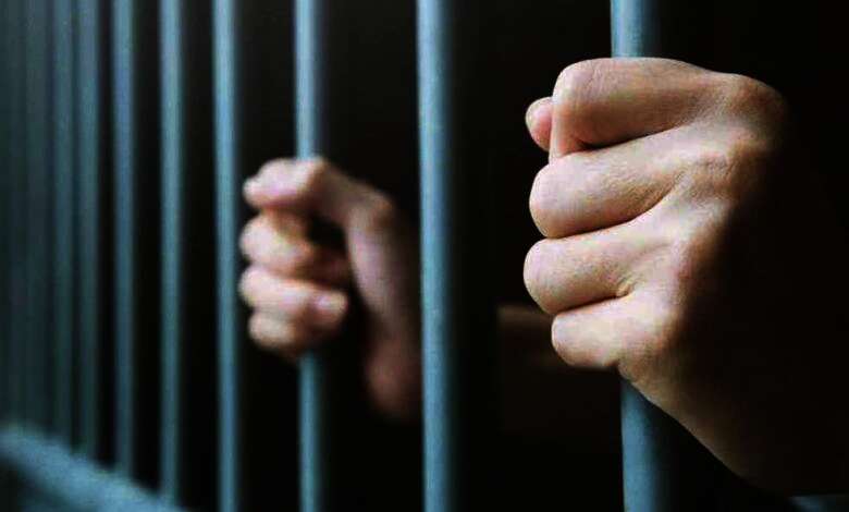 حبس عاطل 15 يومًا لاتهامه بالاتجار في المخدرات