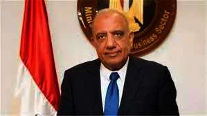 الدكتور محمود عصمت وزير قطاع الأعمال