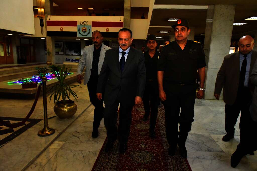 محافظ أسيوط