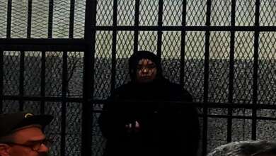 محاكمة ربة منزل وشقيقها بتهمة قتل زوجها