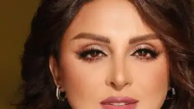 فنانة تمزق جسد أمها بـ12 طعنة