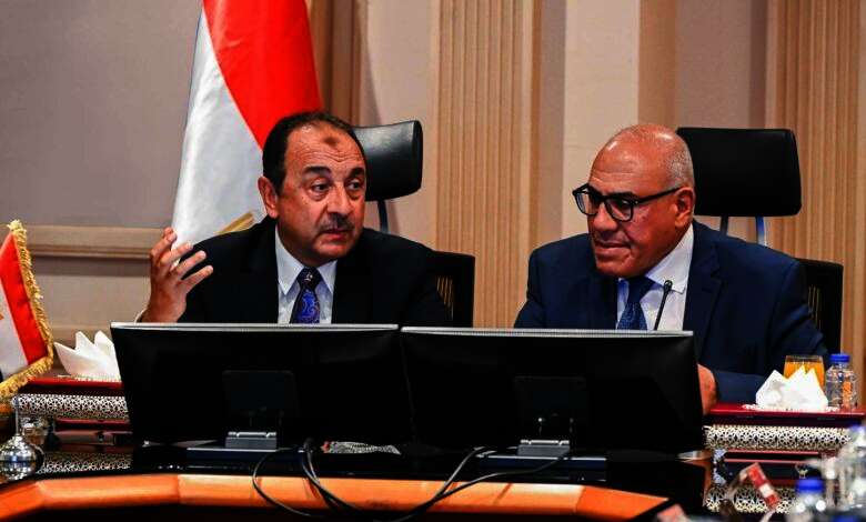 المهندس محمد شيمي وزير قطاع الأعمال العام، واللواء أ.ح مهندس مختار عبد اللطيف رئيس الهيئة العربية للتصنيع