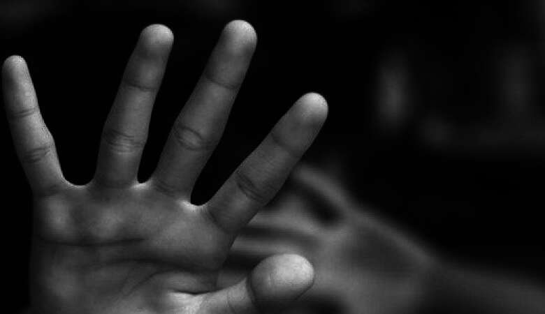 حبس عامل هتك عرض طفل فى ورشة