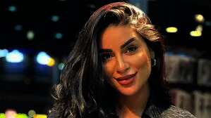 الفنانة جوري بكر