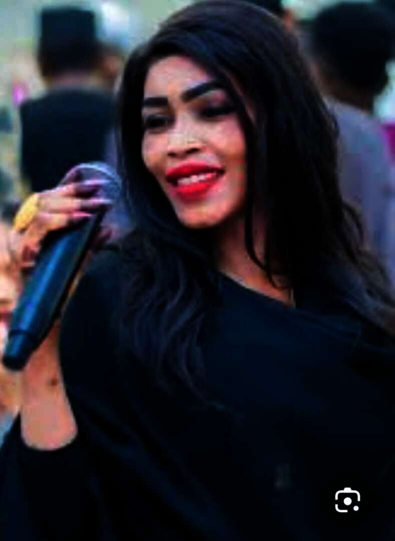 المطربة رقية