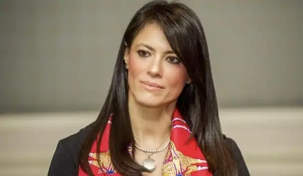 انقلاب سيارة ربع نقل على محور الضبعة