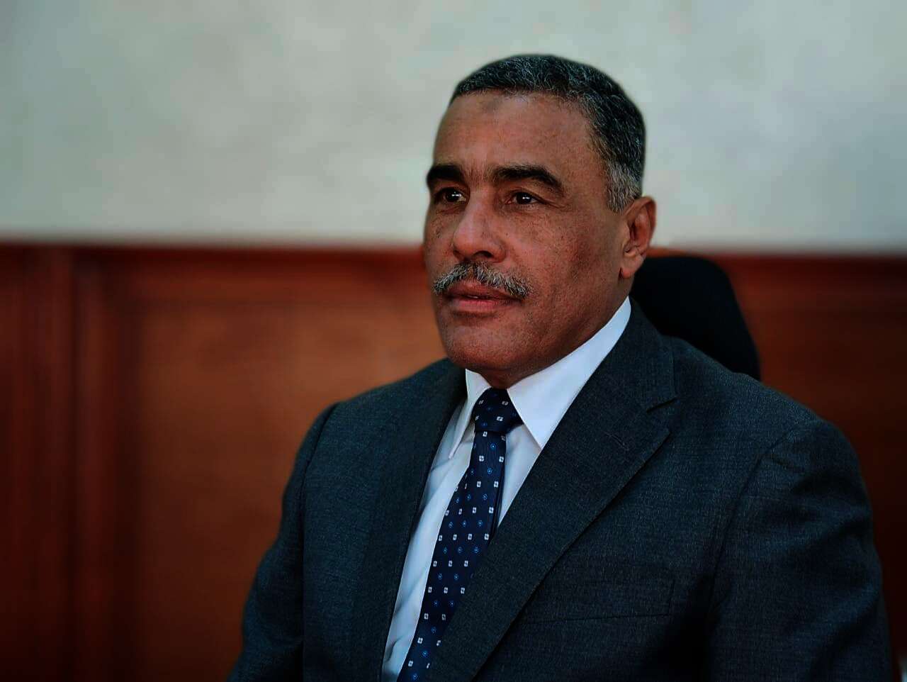 اللواء خالد شعيب محافظ مطروح