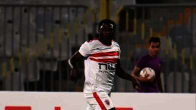 البنينى سامسون أكينولا ، لاعب الفريق الاول لكرة القدم بنادى الزمالك