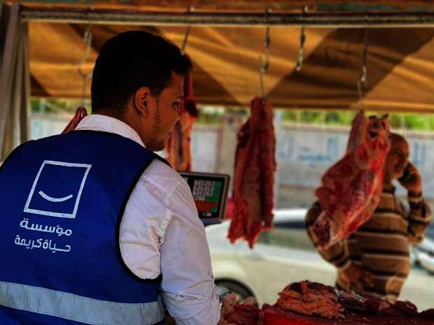 مبادرة بيع اللحوم التابعة لحياة كريمة، إقبالًا كثيفًا في محافظة السويس