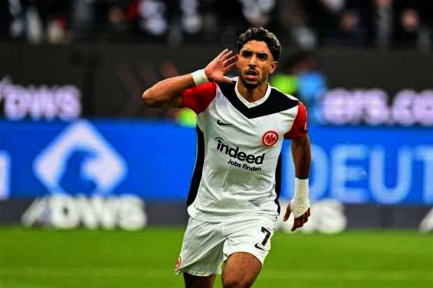 عمر مرموش مهاجم منتخب مصر ونادي اينتراخت فرانكفورت الألماني