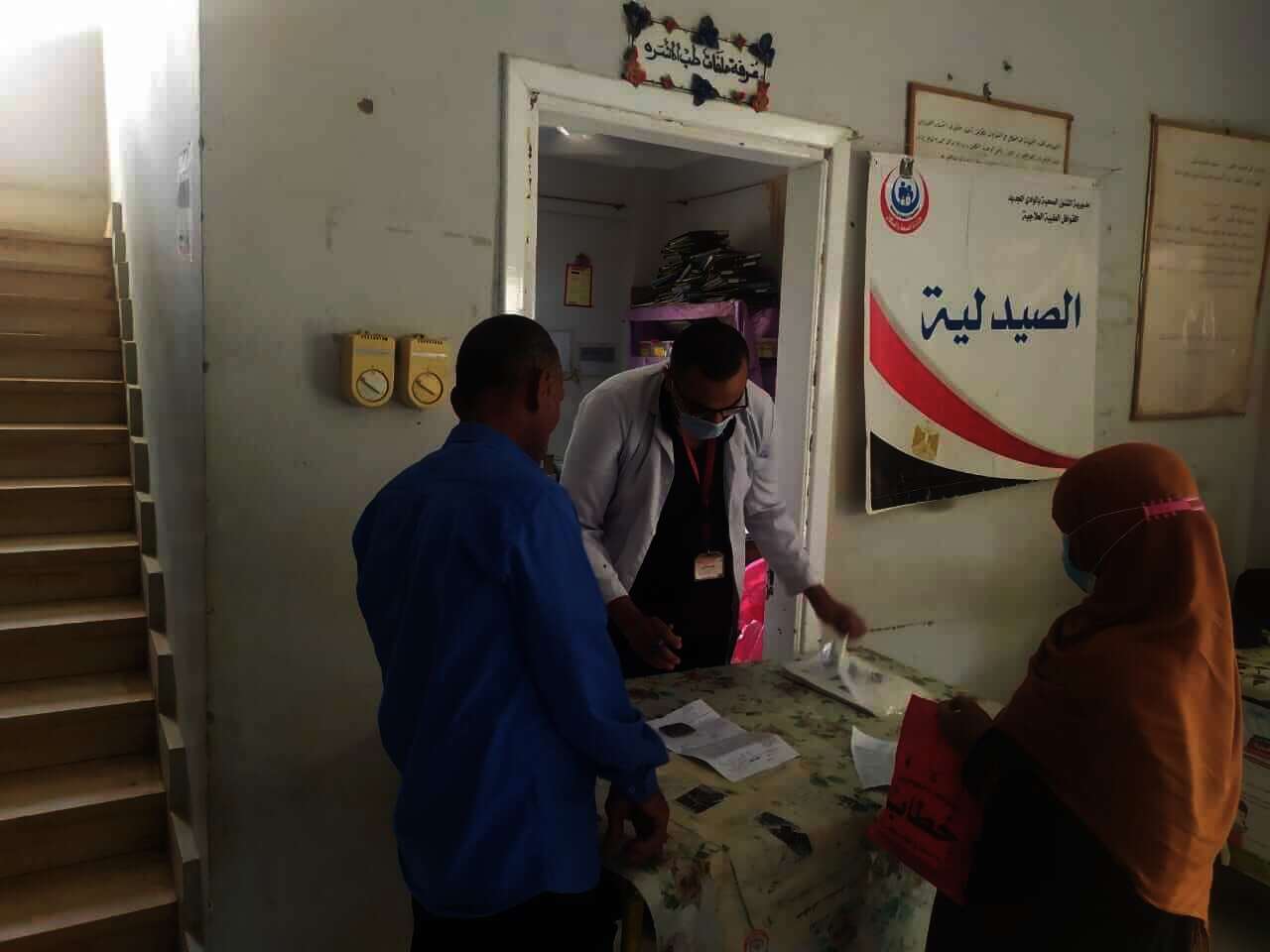قوافل طبية مجانية لمركزي الداخلة وبلاط بالوادي الجديد