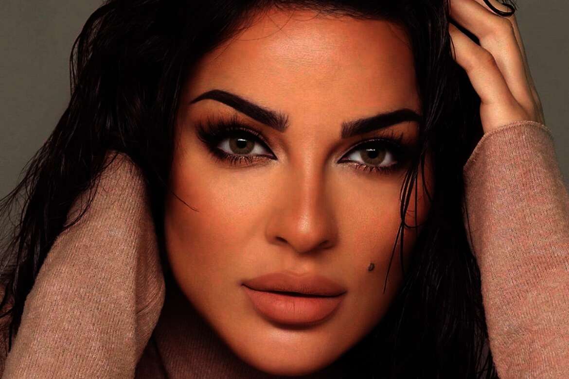 الفنانة نادين نجيم
