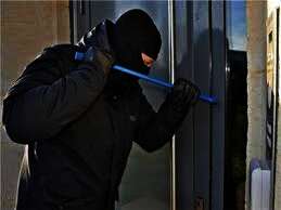 حبس المتهمين بسرقة الشقق السكنية