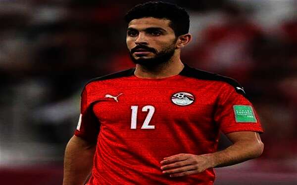 لاعب البنك الأهلى أيمن أشرف
