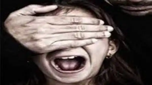 اتهام مدرس بالتحرش بطالبة