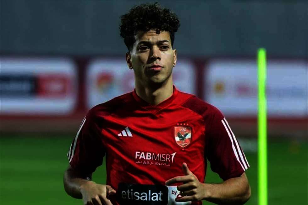  إمام عاشور لاعب الأهلي