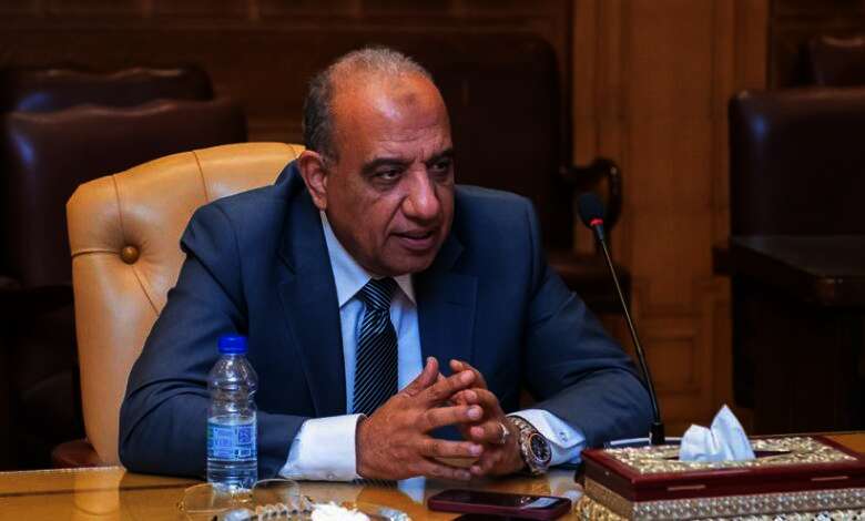 الدكتور محمود عصمت وزير الكهرباء والطاقة المتجددة