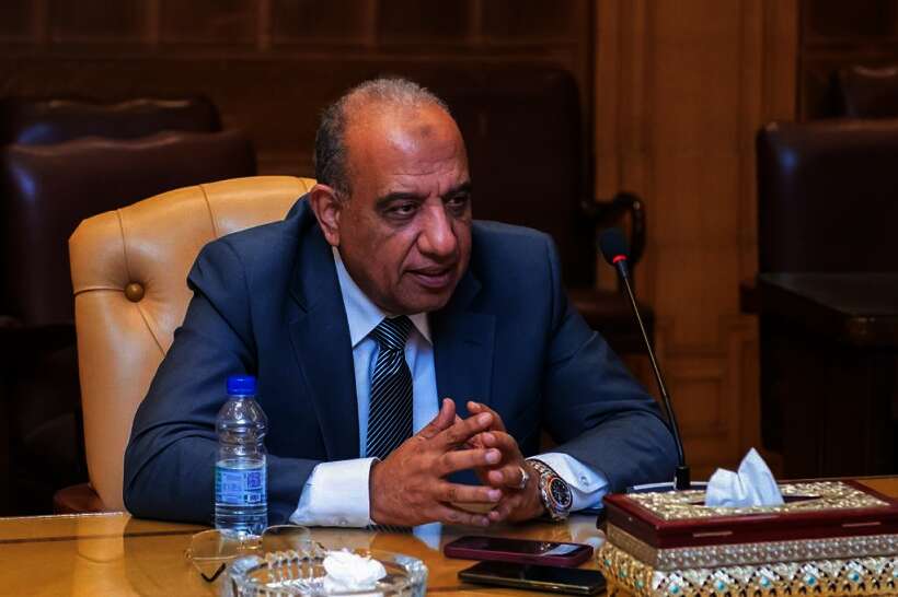 الدكتور محمود عصمت وزير الكهرباء والطاقة المتجددة