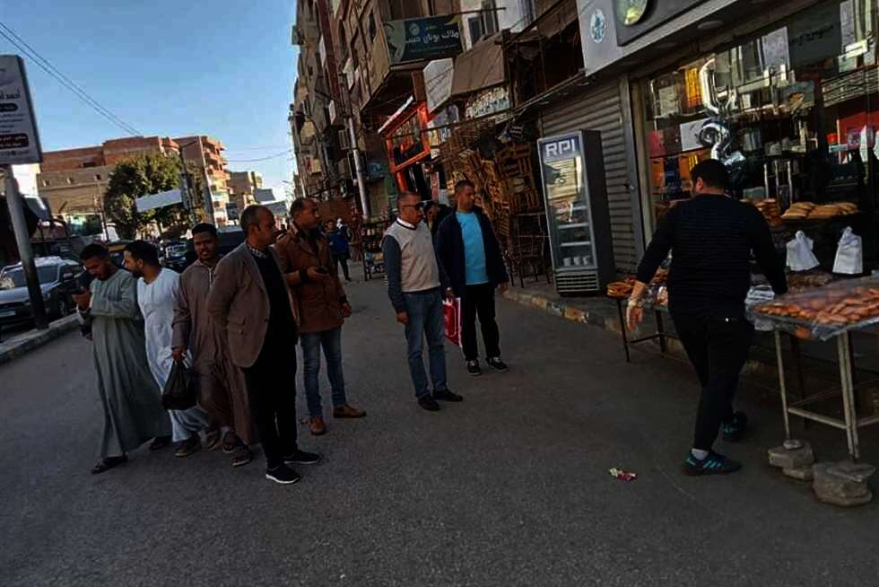 تحرير 82 مخالفة إشغال طريق خلال حملة لرفع الإشغالات ببني مزار بالمنيا
