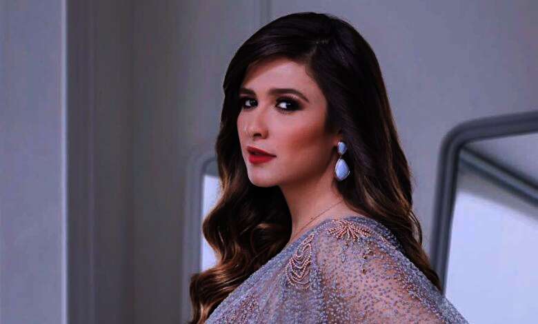 الفنانة ياسمين عبدالعزيز