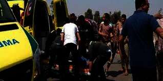 مصرع 3 أشخاص وإصابة آخر إثر انقلاب سيارة