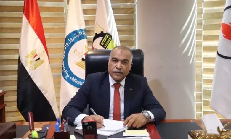 عباس صابر، رئيس النقابة العامة للعاملين بالبترول