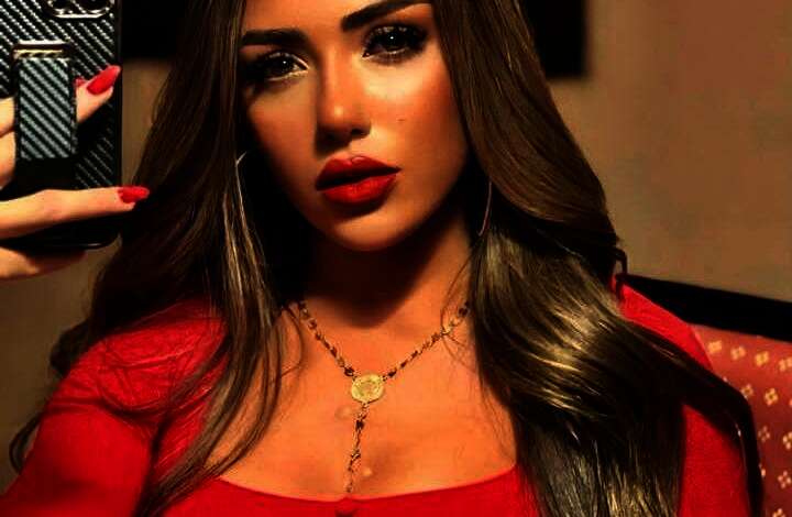 الفنانة سارة سلامة