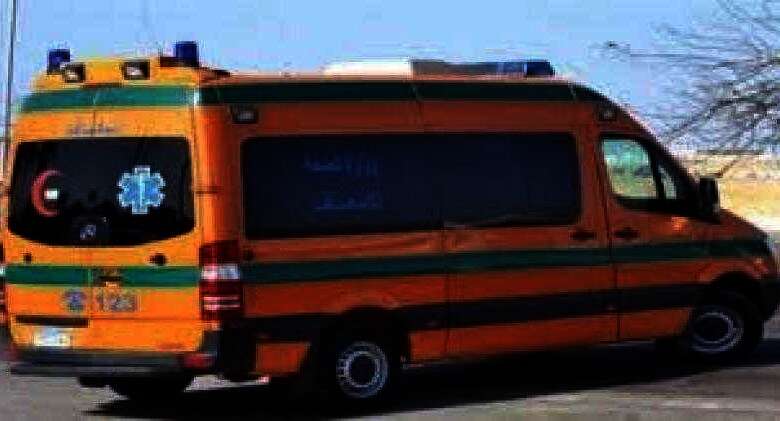 طفلة سقط عليها لوح خشبى