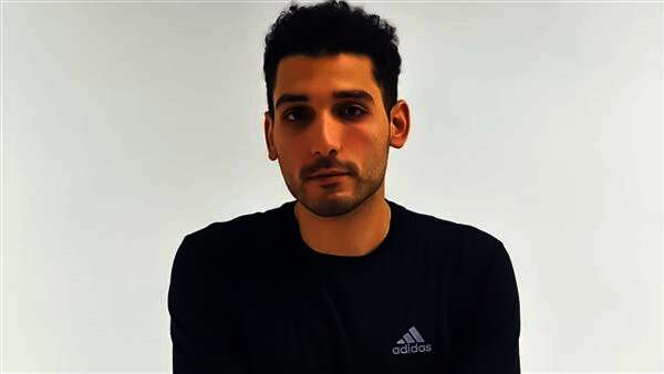 الفنان أحمد أسامة
