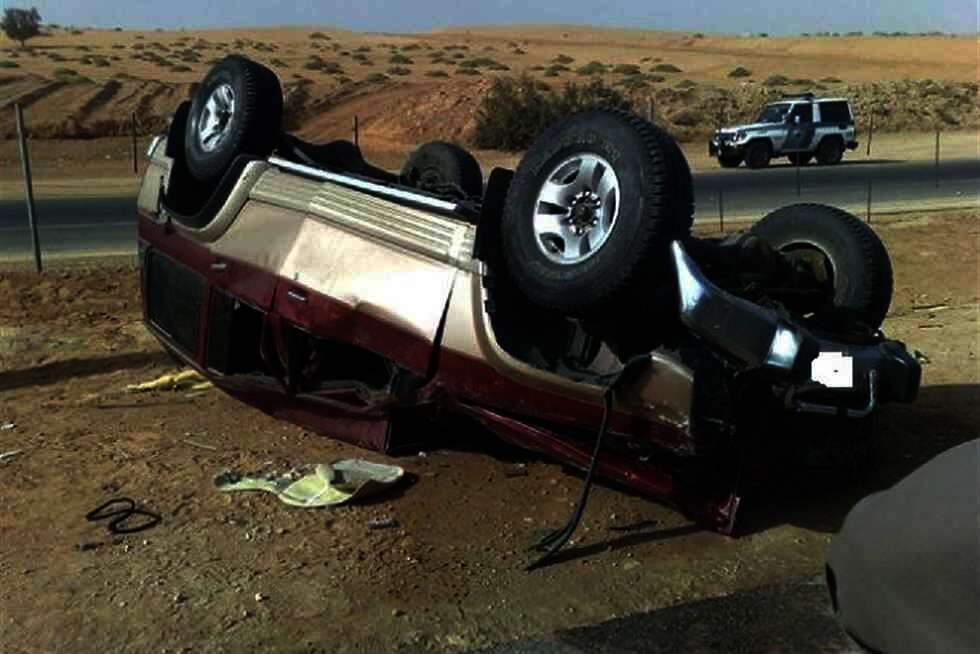 مصرع وإصابة 3 أشخاص في انقلاب سيارة