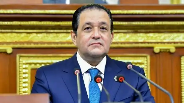 المستشار محمود فوزى وزير الشئون النيابية والقانونية والتواصل السياسى