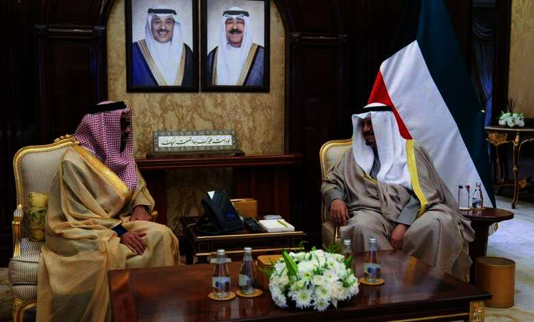 سمو رئيس مجلس الوزراء يستقبل نائب حاكم إمارة أبوظبي مستشار الأمن الوطني الإماراتي