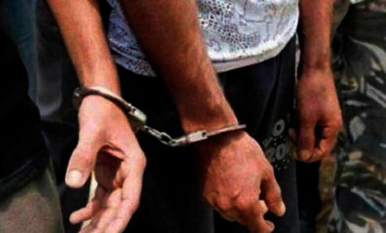 متهمين بسرقة أجهزة من عيادة