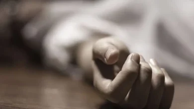 عامل يشوه جسد ابنته لشكه فى سلوكها