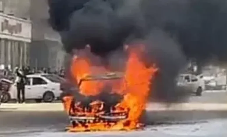 إشعال شاب النيران بسيارة محامية