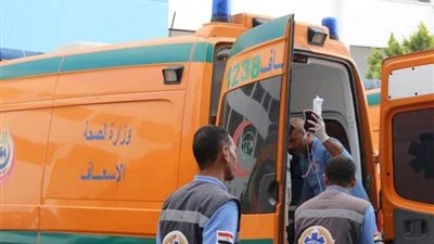 إصابة زوجين في حادث تصادم دراجة نارية وسيارة ربع نقل