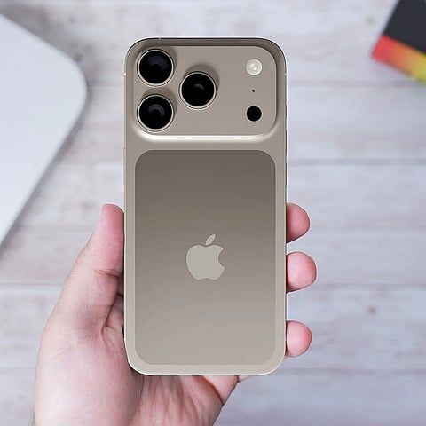 khaleejtimes arabic 2025 08 10 524cirgv iPhone 17 Pro in Hand Feature Lowgo