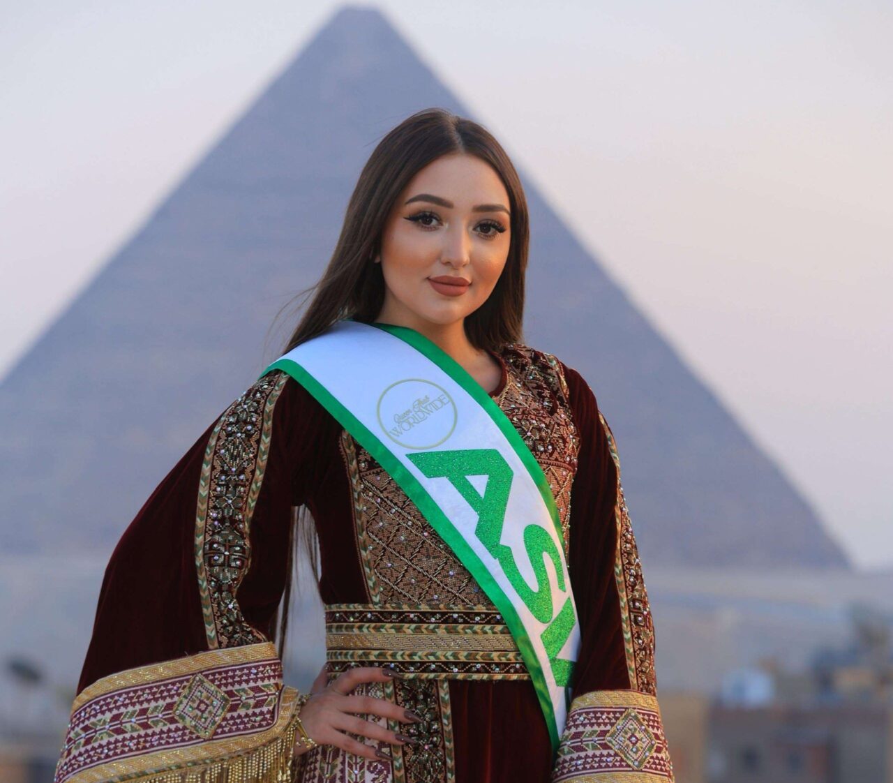 الفلسطينية أميرة عبادي تتوّج بلقب ملكة جمال العرب فلسطين 2025 وتمثل قارة آسيا بالقاهرة 4 scaled
