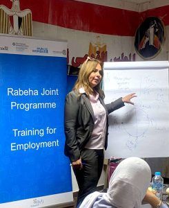د. داليا صالح تحتفل بتخريج 18 سيدة من برنامج رابحة لتمكين المرأة والاستدامة بالإسكندرية 3